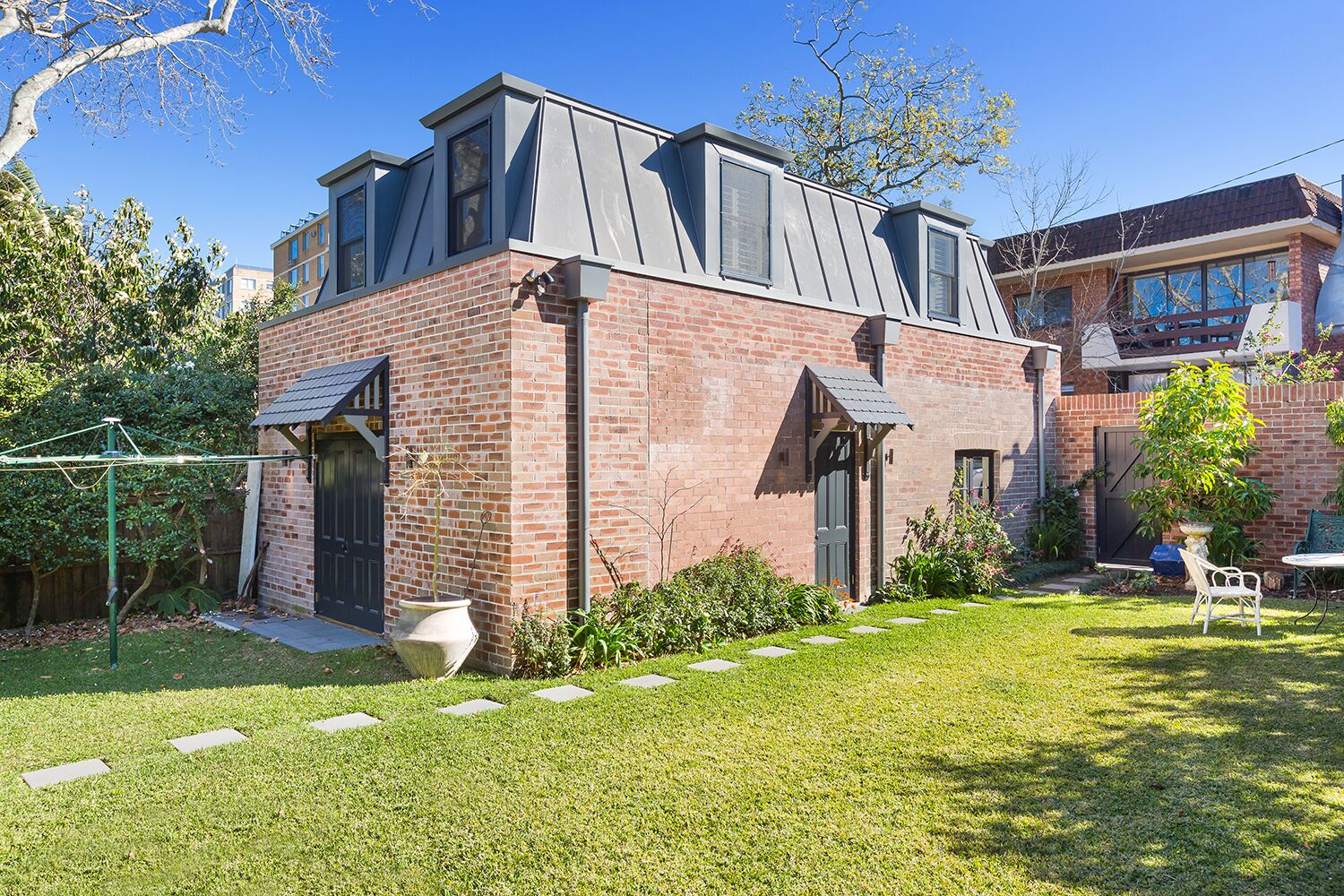 Guest house/garage conversion in Centennial Park, Sydney